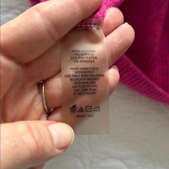 Vince Camuto pink SKI sweater - Picture 5 of 5